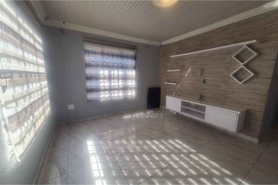 To Let 3 Bedroom Property for Rent in Roodekop Gauteng