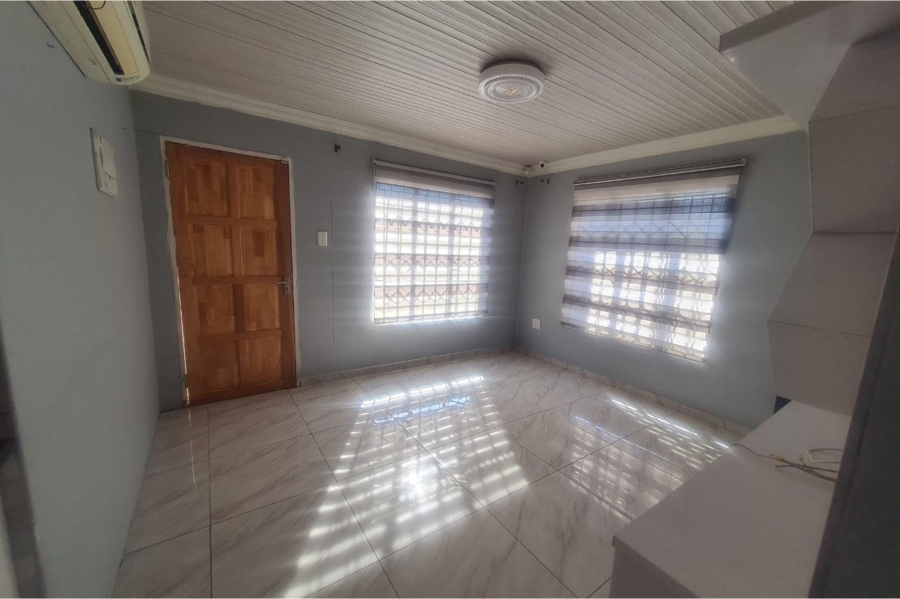 To Let 3 Bedroom Property for Rent in Roodekop Gauteng