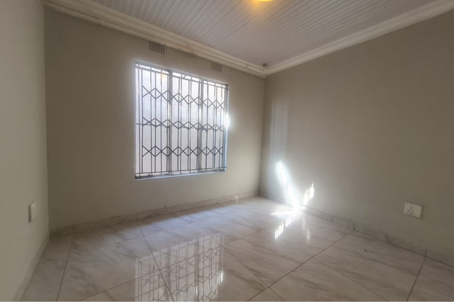 To Let 3 Bedroom Property for Rent in Roodekop Gauteng