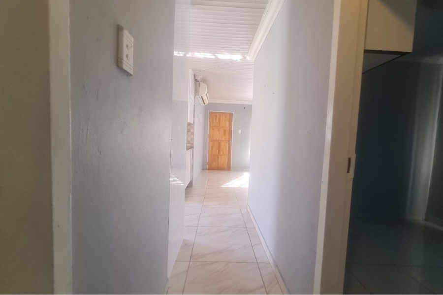 To Let 3 Bedroom Property for Rent in Roodekop Gauteng