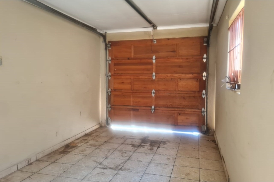 To Let 3 Bedroom Property for Rent in Roodekop Gauteng
