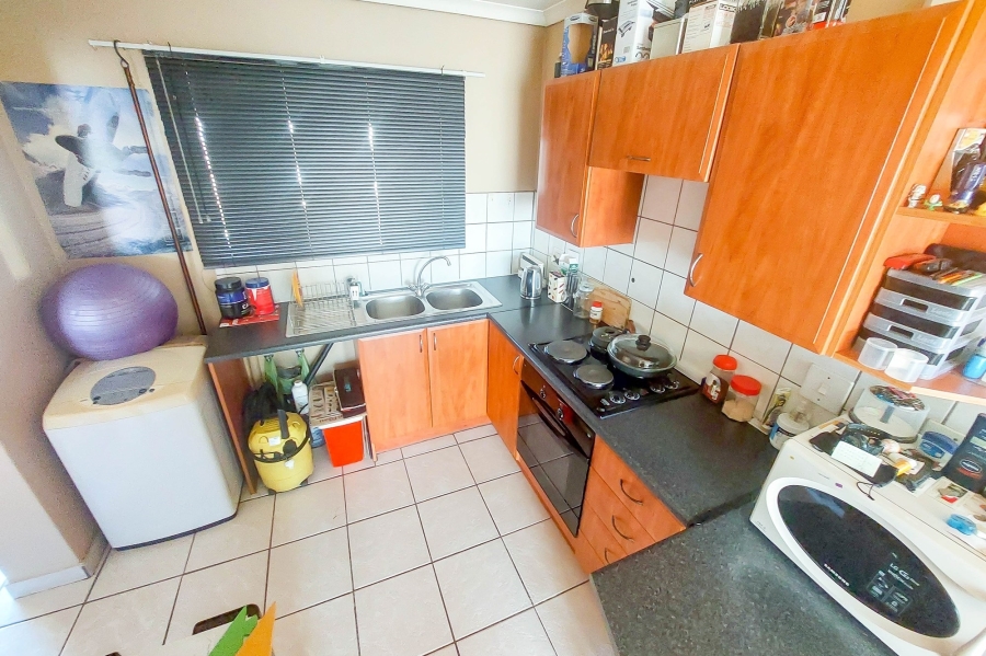 1 Bedroom Property for Sale in Rooihuiskraal North Gauteng