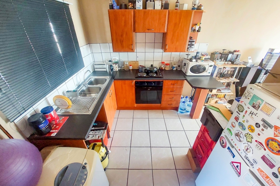 1 Bedroom Property for Sale in Rooihuiskraal North Gauteng