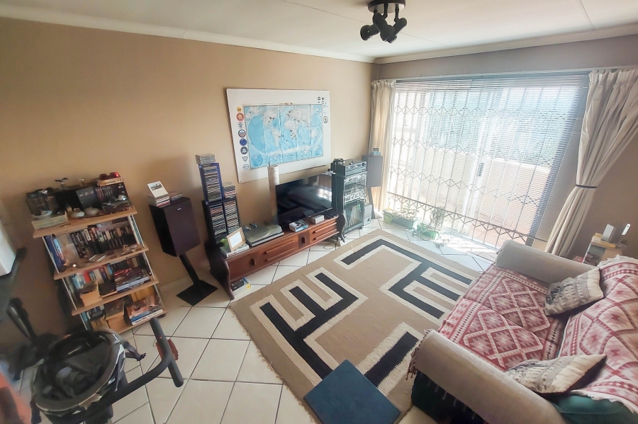 1 Bedroom Property for Sale in Rooihuiskraal North Gauteng
