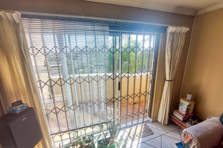1 Bedroom Property for Sale in Rooihuiskraal North Gauteng