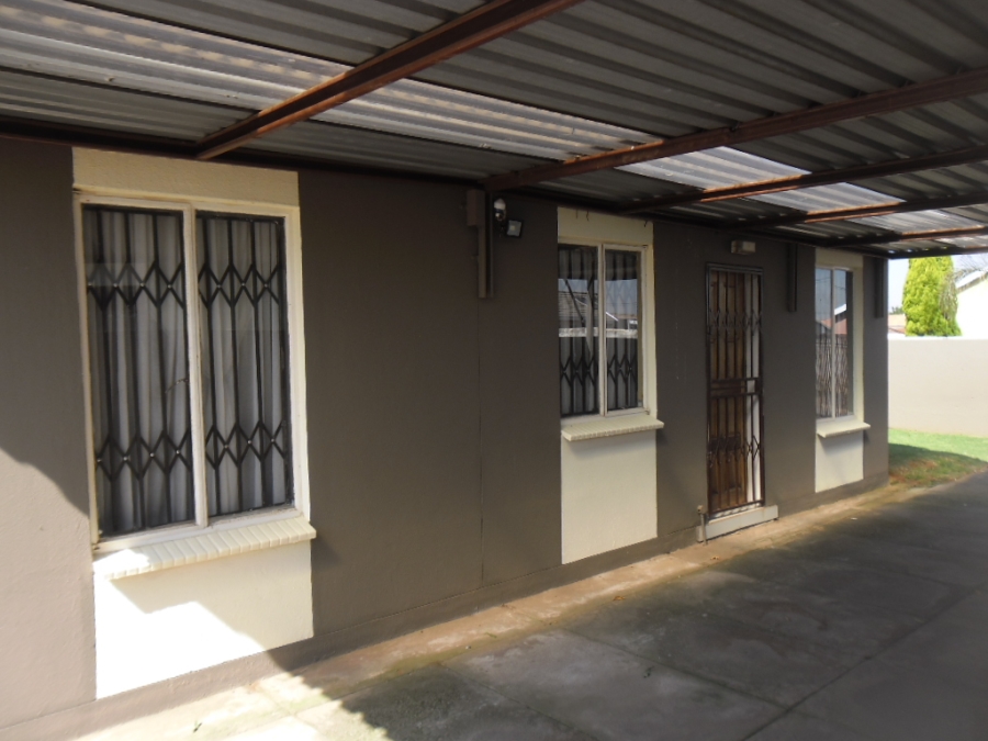 3 Bedroom Property for Sale in Protea Glen Gauteng