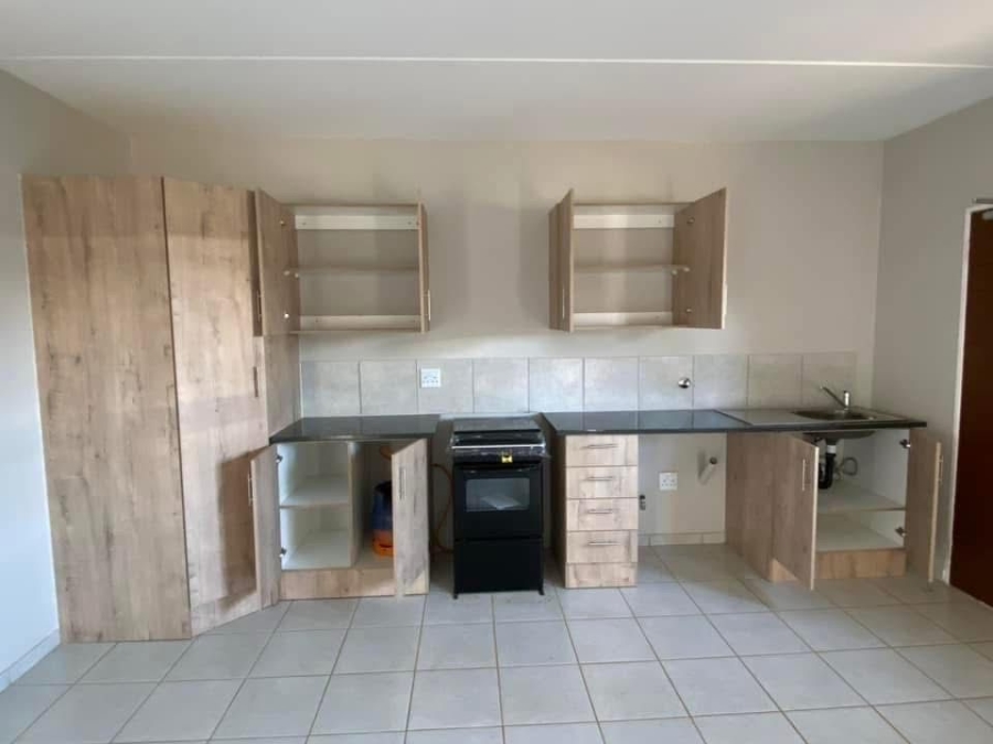 To Let 3 Bedroom Property for Rent in Kenleaf Gauteng