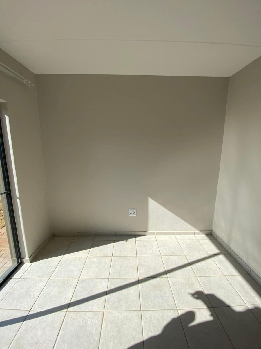 To Let 3 Bedroom Property for Rent in Kenleaf Gauteng