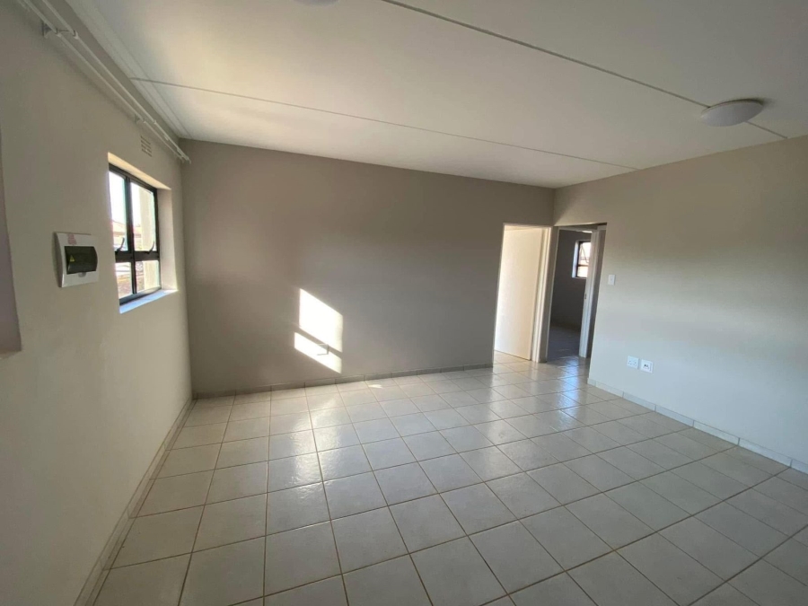 To Let 3 Bedroom Property for Rent in Kenleaf Gauteng