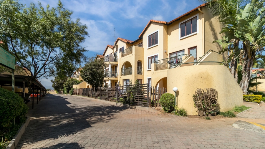 2 Bedroom Property for Sale in Sundowner Gauteng