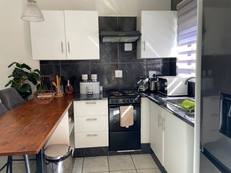 To Let 2 Bedroom Property for Rent in Ferndale Gauteng