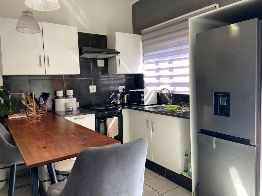 To Let 2 Bedroom Property for Rent in Ferndale Gauteng