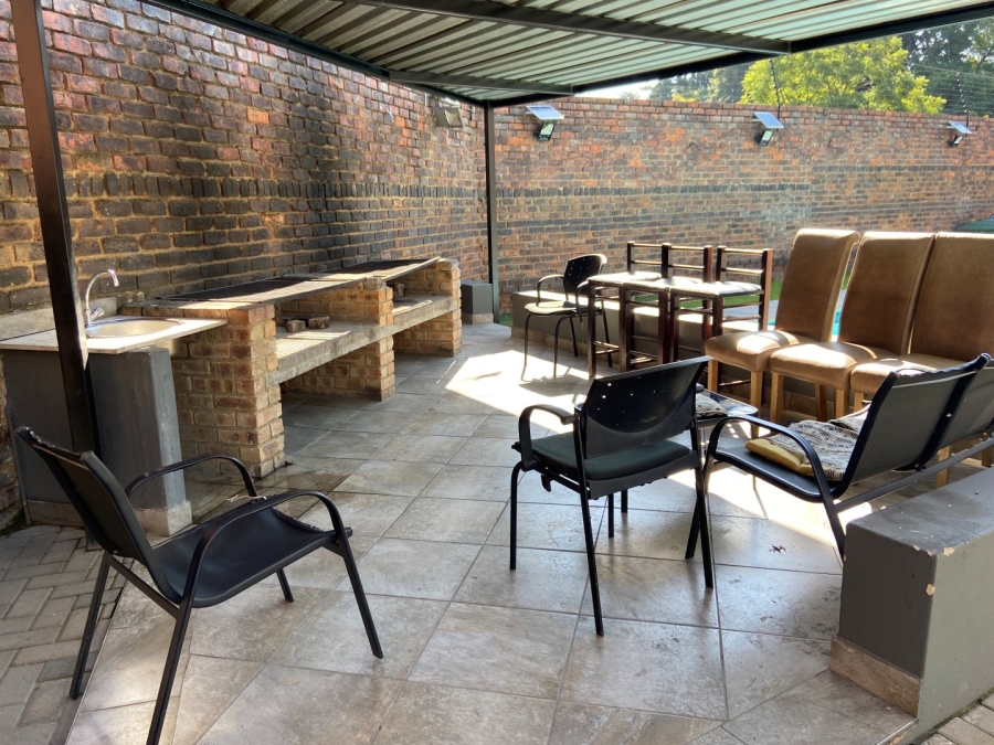 To Let 2 Bedroom Property for Rent in Ferndale Gauteng