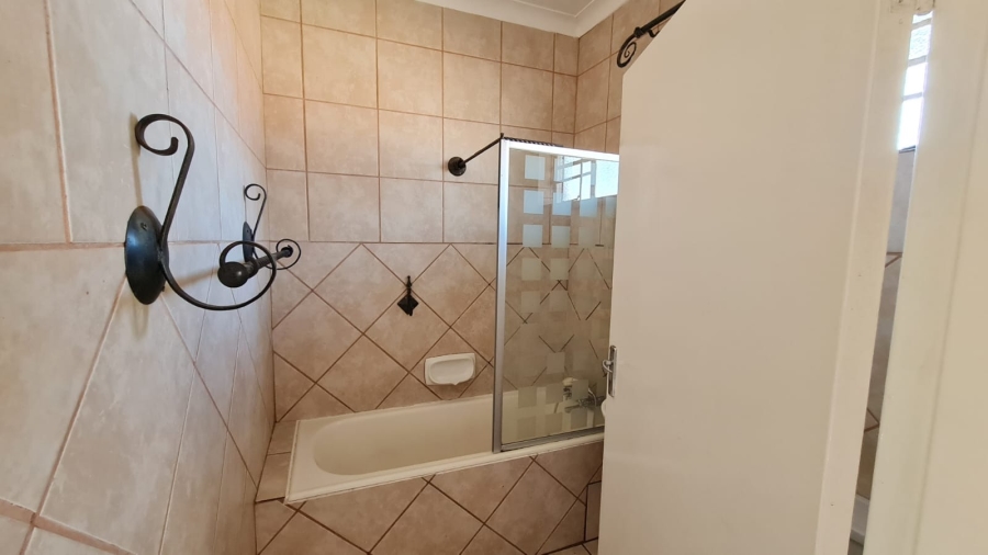 To Let 2 Bedroom Property for Rent in Dalview Gauteng