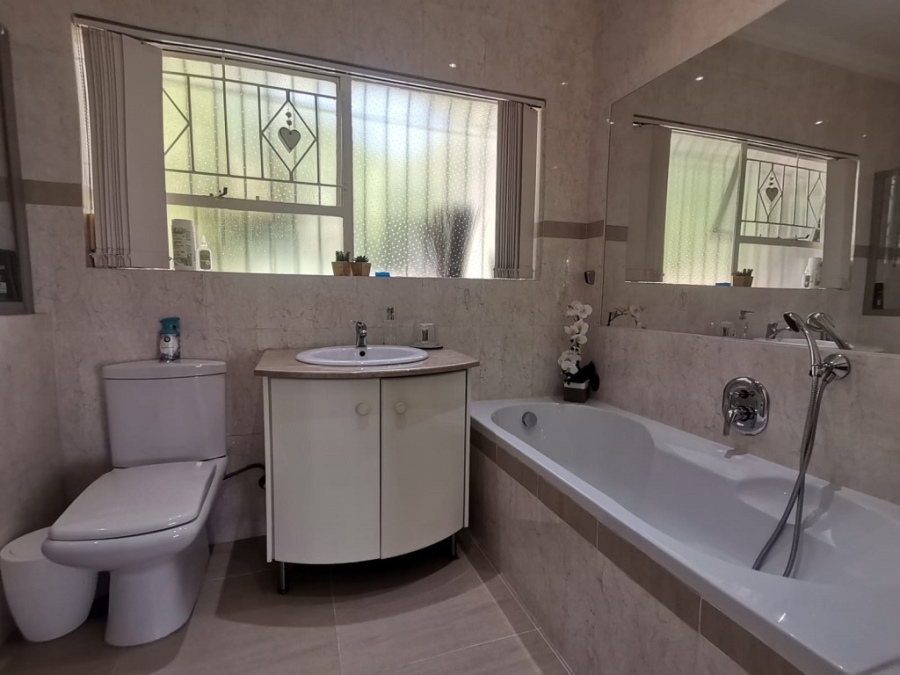 3 Bedroom Property for Sale in Glenvista Gauteng