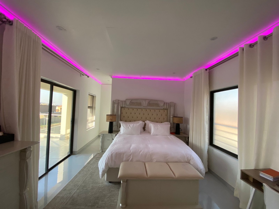 To Let 5 Bedroom Property for Rent in Monavoni Gauteng