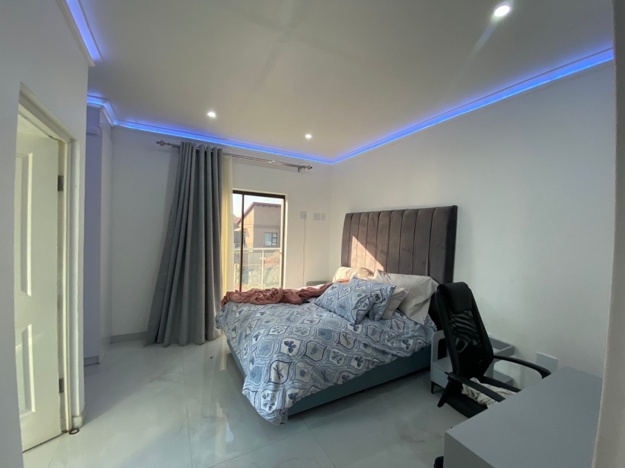 To Let 5 Bedroom Property for Rent in Monavoni Gauteng