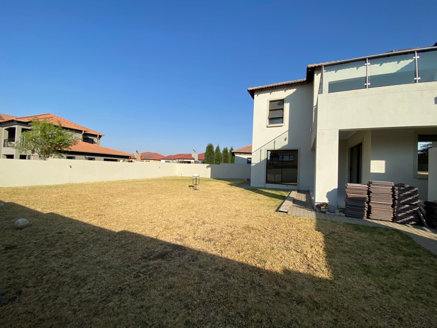 To Let 5 Bedroom Property for Rent in Monavoni Gauteng