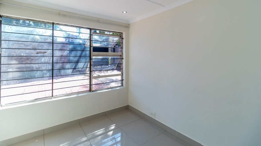 To Let 2 Bedroom Property for Rent in Vorna Valley Gauteng