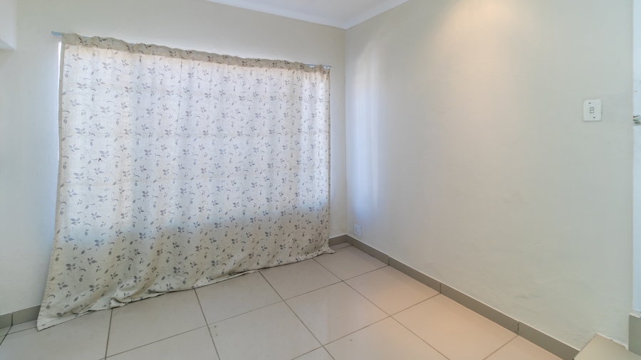 To Let 2 Bedroom Property for Rent in Vorna Valley Gauteng