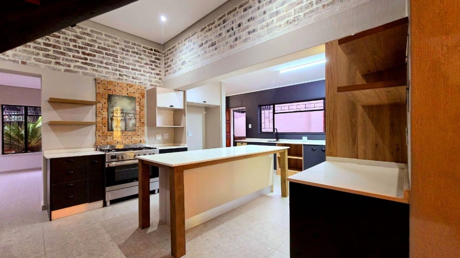 4 Bedroom Property for Sale in Garsfontein Gauteng