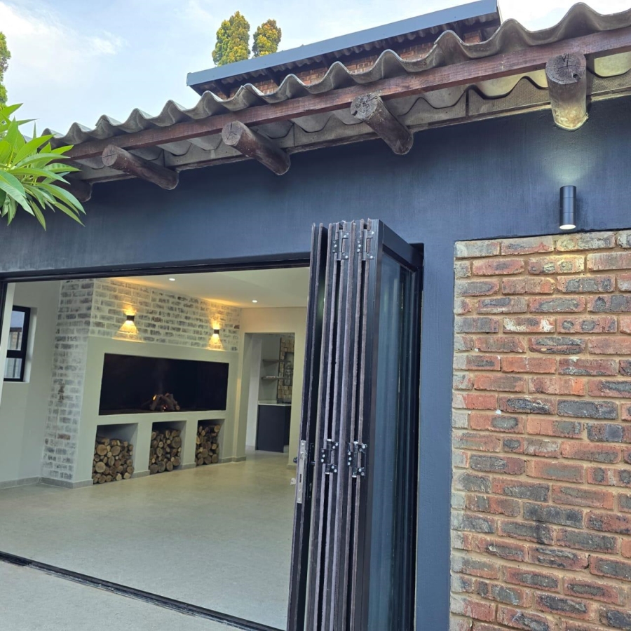 4 Bedroom Property for Sale in Garsfontein Gauteng