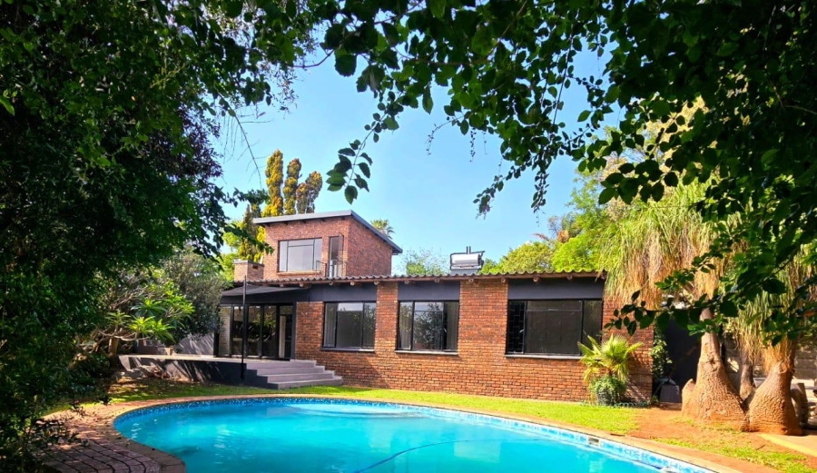 4 Bedroom Property for Sale in Garsfontein Gauteng