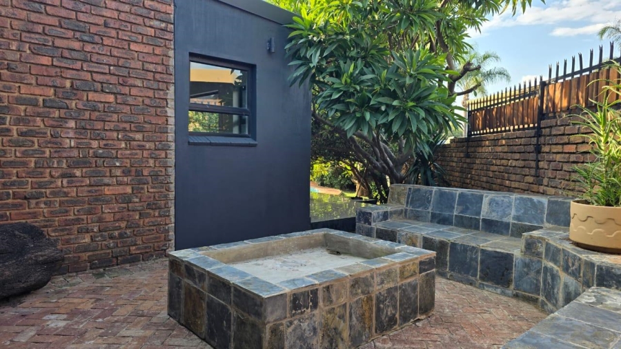 4 Bedroom Property for Sale in Garsfontein Gauteng