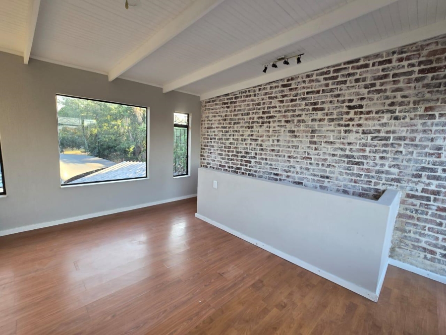 4 Bedroom Property for Sale in Garsfontein Gauteng