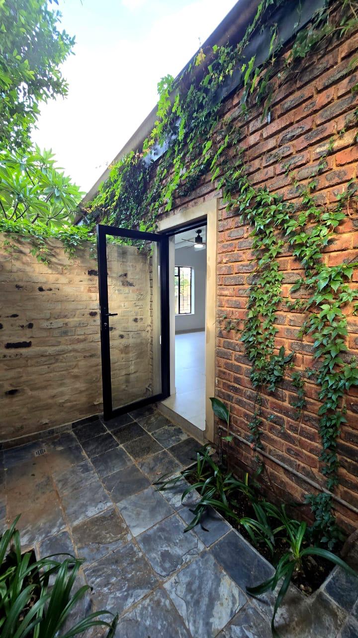 4 Bedroom Property for Sale in Garsfontein Gauteng