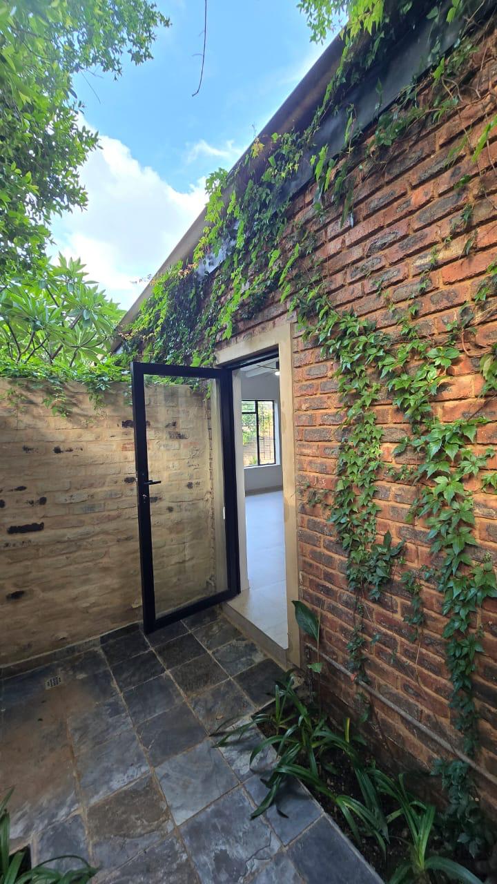 4 Bedroom Property for Sale in Garsfontein Gauteng