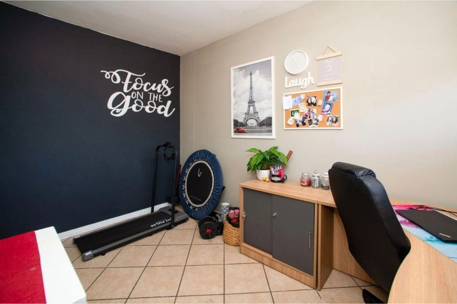 2 Bedroom Property for Sale in Morehill Gauteng