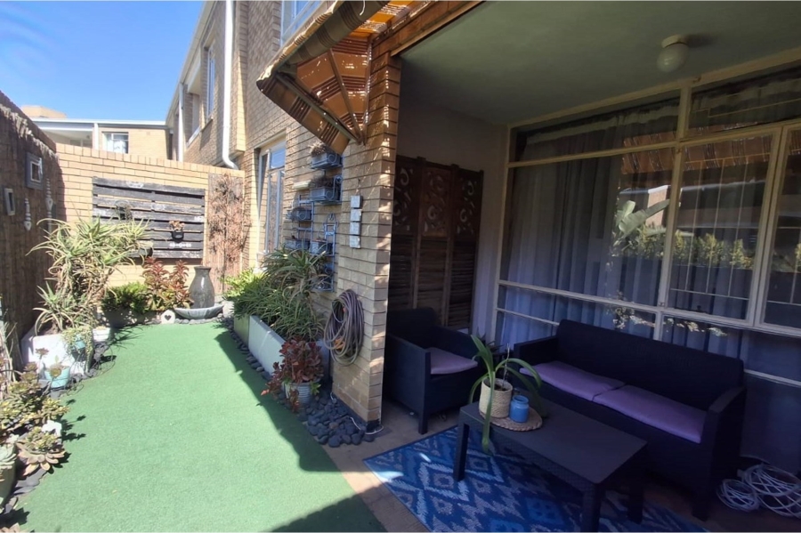 2 Bedroom Property for Sale in Morehill Gauteng