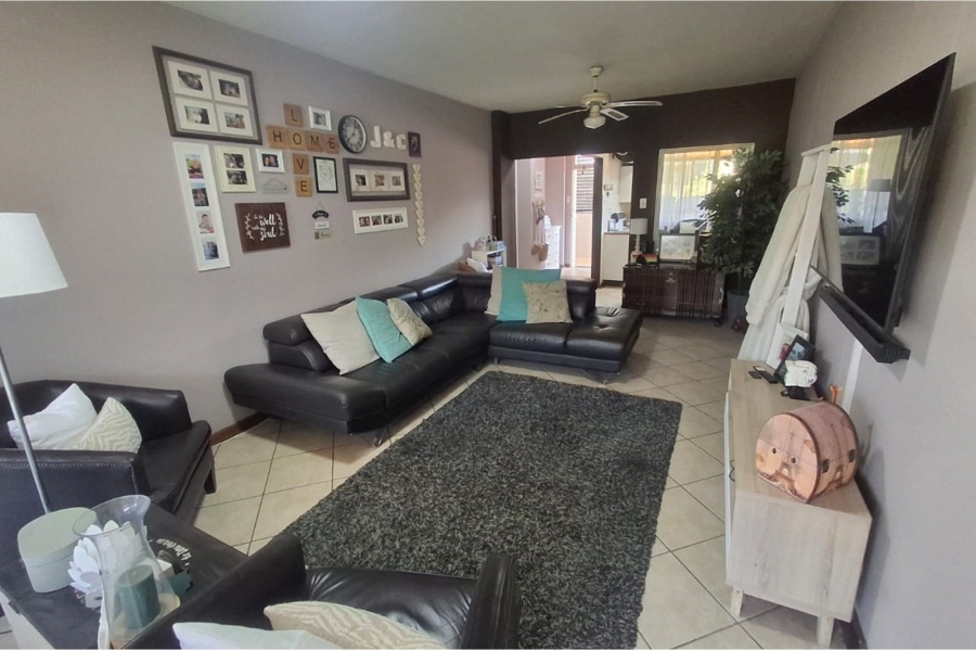 2 Bedroom Property for Sale in Morehill Gauteng
