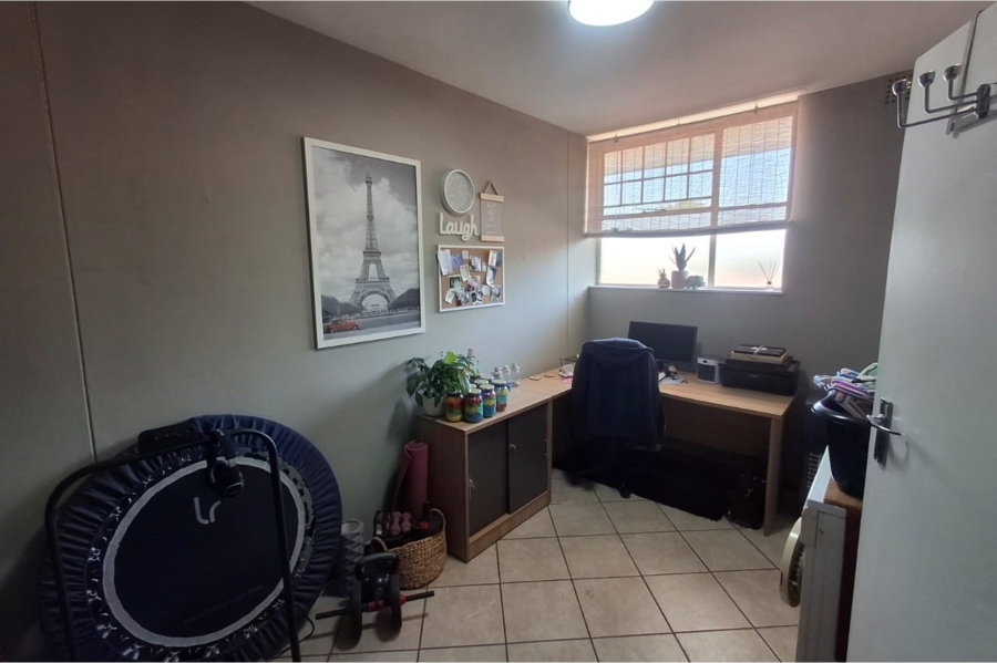 2 Bedroom Property for Sale in Morehill Gauteng