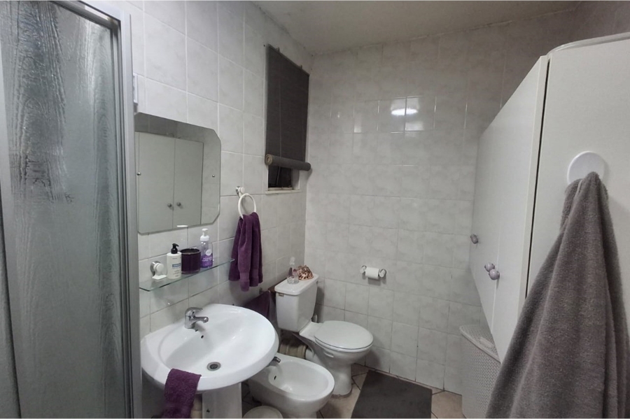 2 Bedroom Property for Sale in Morehill Gauteng