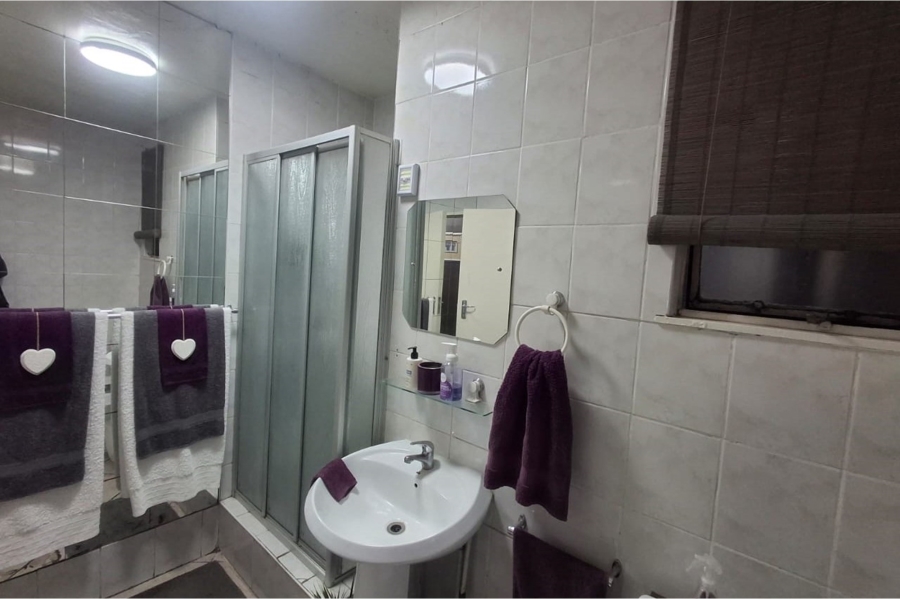 2 Bedroom Property for Sale in Morehill Gauteng