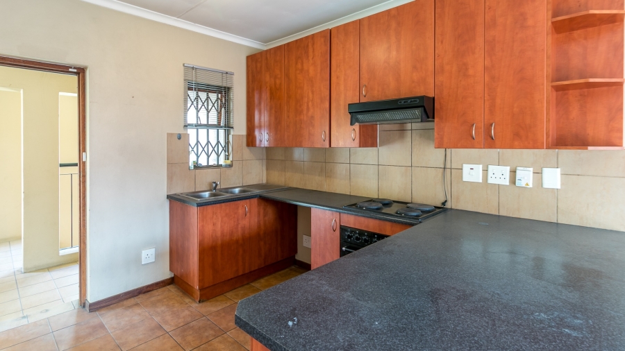 2 Bedroom Property for Sale in Vorna Valley Gauteng