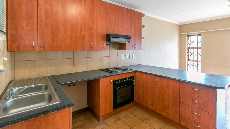 2 Bedroom Property for Sale in Vorna Valley Gauteng