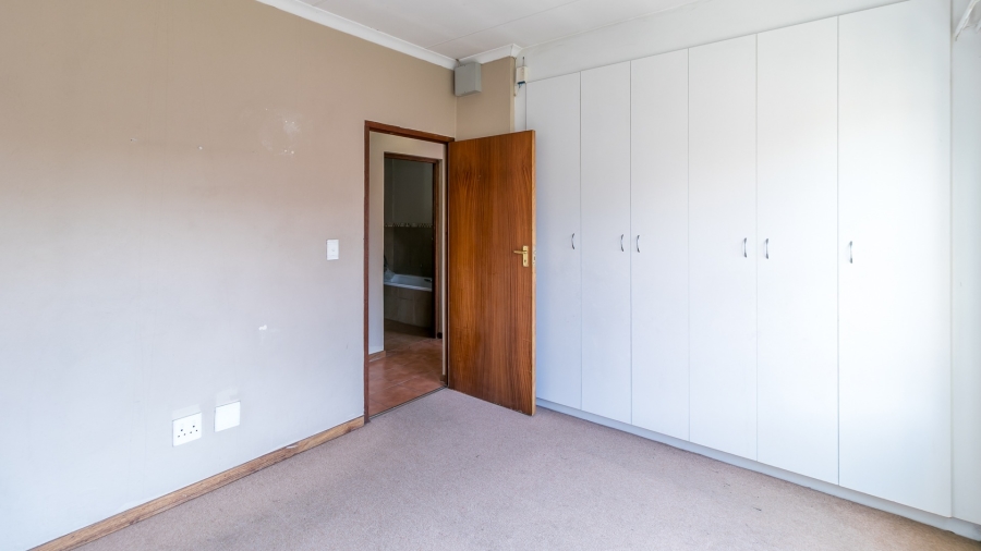 2 Bedroom Property for Sale in Vorna Valley Gauteng