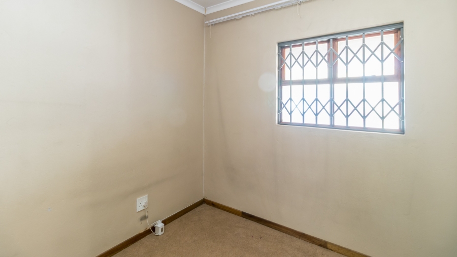 2 Bedroom Property for Sale in Vorna Valley Gauteng