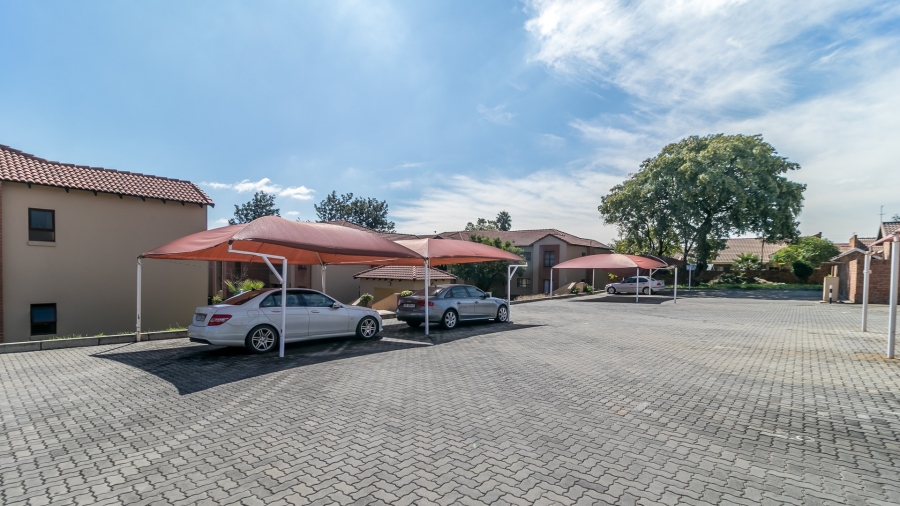 2 Bedroom Property for Sale in Vorna Valley Gauteng