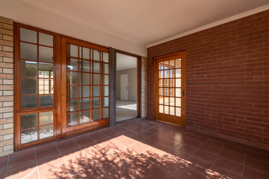To Let 2 Bedroom Property for Rent in North Riding Gauteng