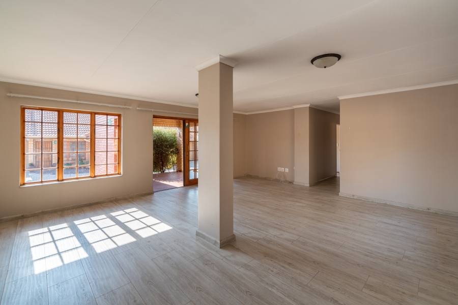 To Let 2 Bedroom Property for Rent in North Riding Gauteng