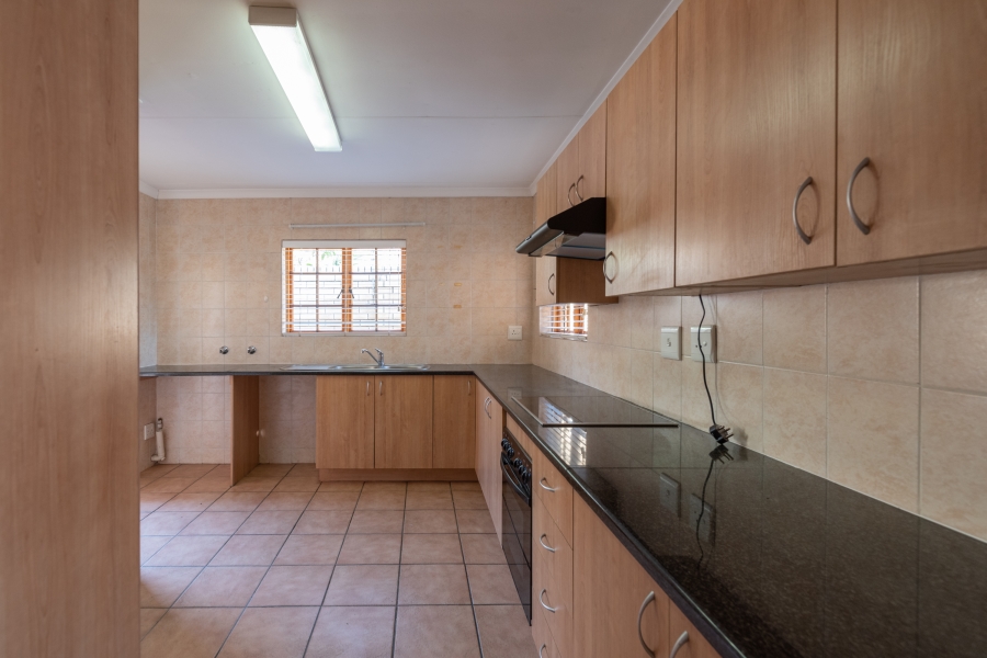 To Let 2 Bedroom Property for Rent in North Riding Gauteng
