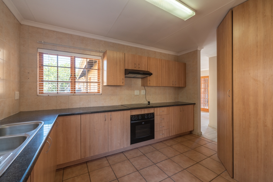 To Let 2 Bedroom Property for Rent in North Riding Gauteng