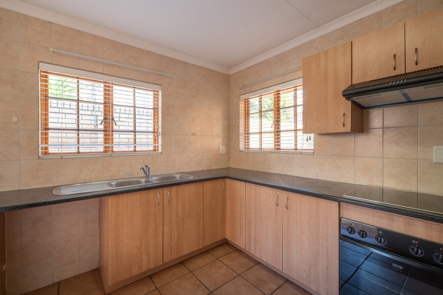 To Let 2 Bedroom Property for Rent in North Riding Gauteng