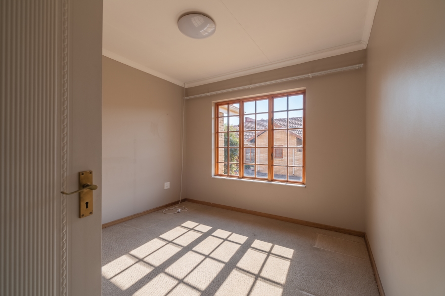 To Let 2 Bedroom Property for Rent in North Riding Gauteng