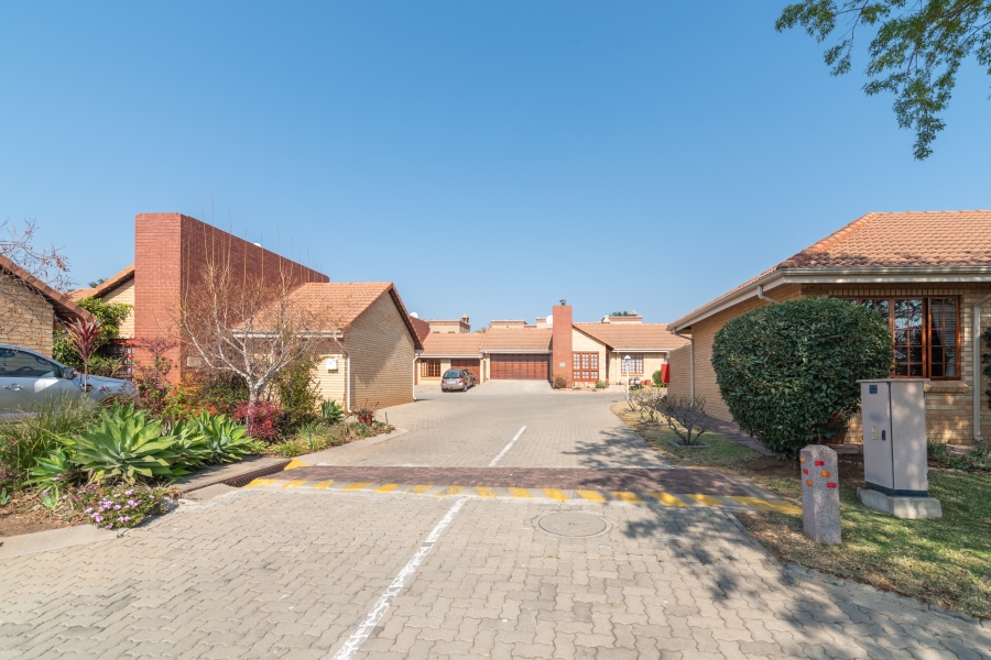 To Let 2 Bedroom Property for Rent in North Riding Gauteng