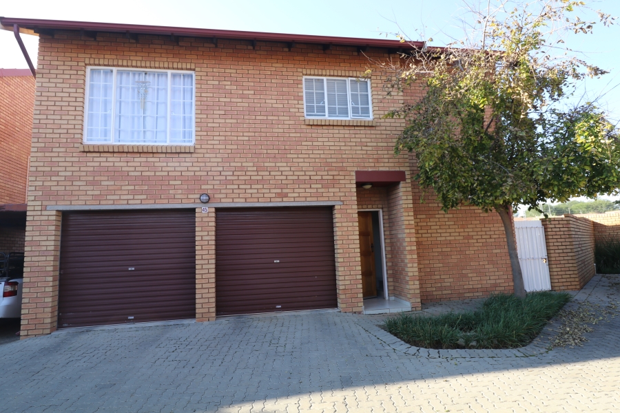 3 Bedroom Property for Sale in Equestria Gauteng